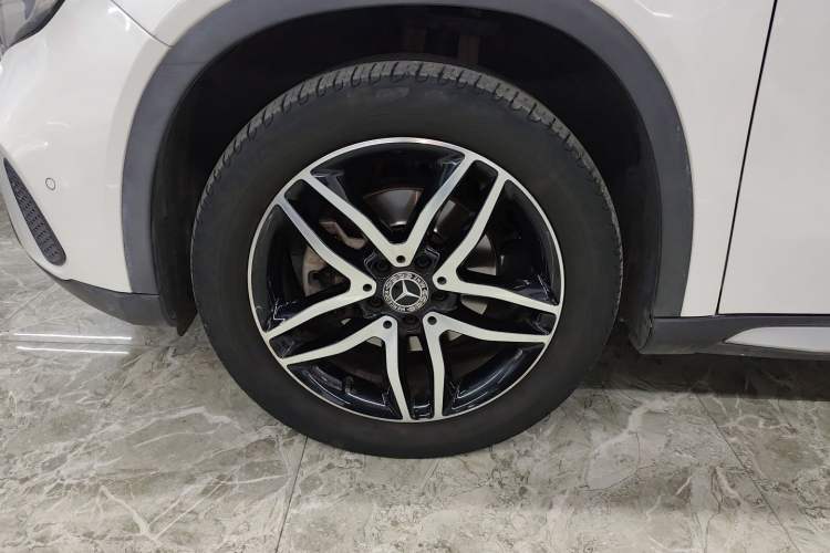 Used Mercedes-Benz GLA 2017 GLA 200 Fashion Model Left Front Wheel Hub