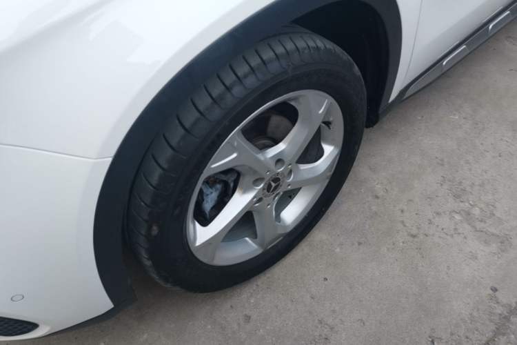 Used Mercedes-Benz GLA 2017 GLA 200 Sport Edition Left Front Wheel Hub