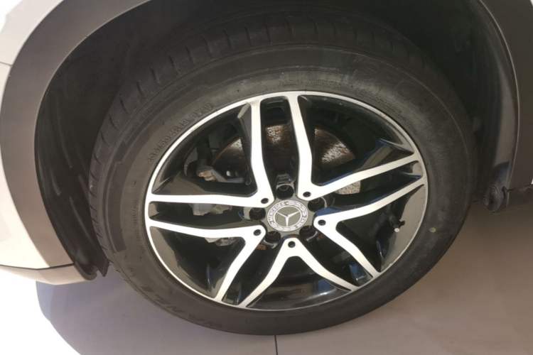 Used Mercedes-Benz GLA 2017 GLA 200 Fashion Model Left Front Wheel Hub