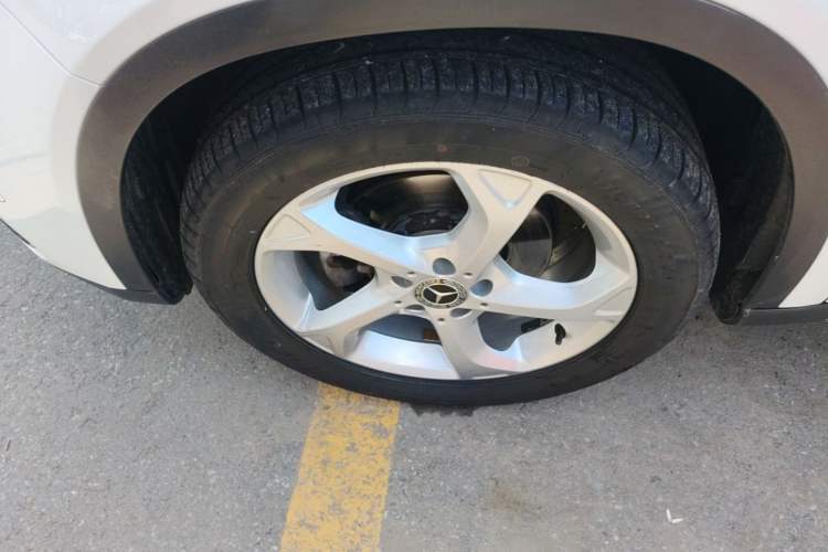 Used Mercedes-Benz GLA 2017 GLA 200 Sport Edition Left Front Wheel Hub