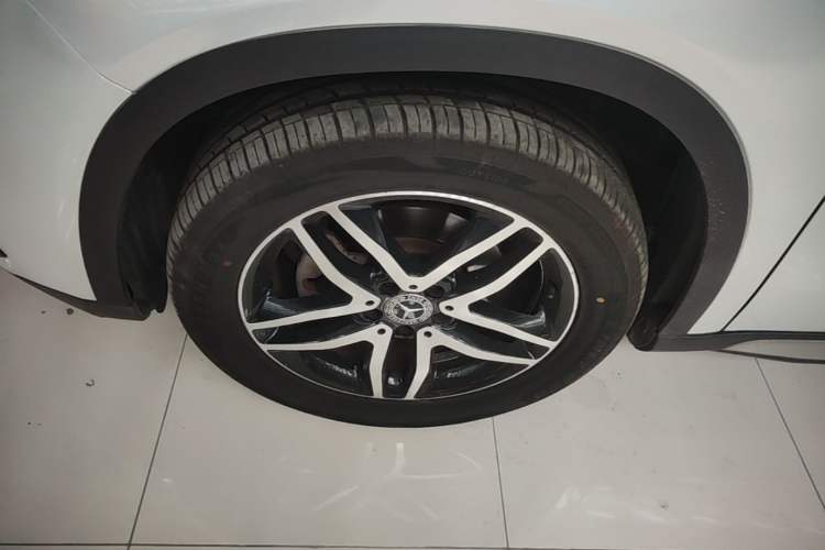 Used Mercedes-Benz GLA 2017 GLA 200 Fashion Model Left Front Wheel Hub