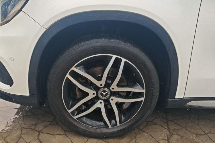 Used Mercedes-Benz GLA 2017 GLA 200 Fashion Model Left Front Wheel Hub