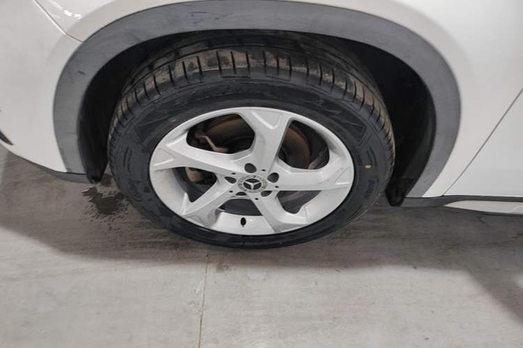 Used Mercedes-Benz GLA 2017 GLA 200 Sport Edition Left Front Wheel Hub