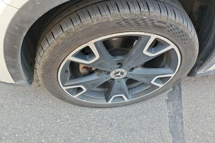 Used Mercedes-Benz GLA 2017 GLA 220 4MATIC Fashion Model Left Front Wheel Hub