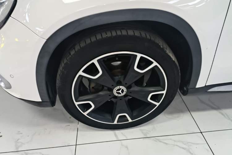 Used Mercedes-Benz GLA 2017 GLA 220 4MATIC Fashion Model Left Front Wheel Hub