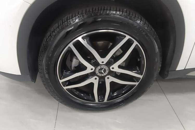 Used Mercedes-Benz GLA 2017 GLA 200 Fashion Model Left Front Wheel Hub