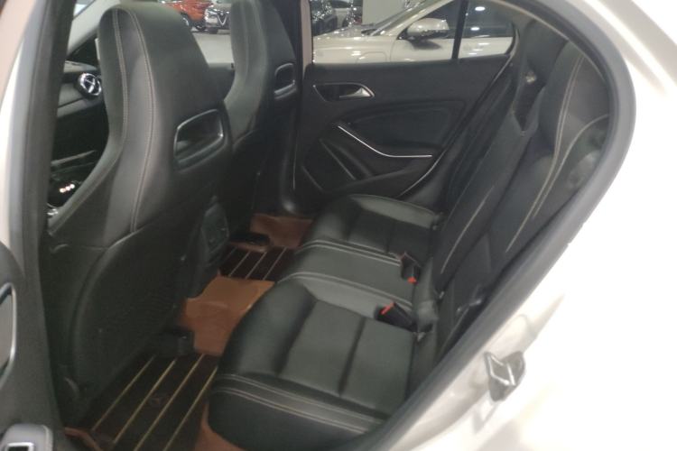 Used Mercedes-Benz GLA 2017 GLA 200 Fashion Model Left Rear Seat
