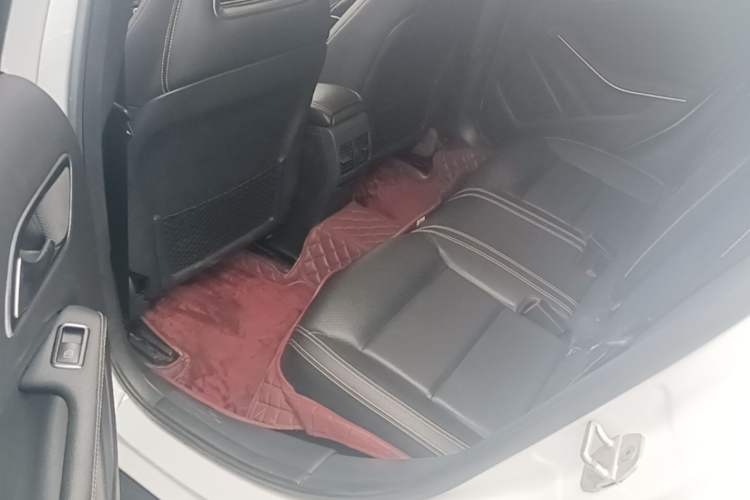 Used Mercedes-Benz GLA 2017 GLA 200 Fashion Model Left Rear Seat