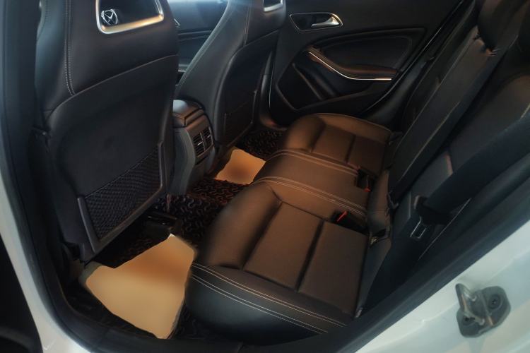 Used Mercedes-Benz GLA 2017 GLA 200 Fashion Model Left Rear Seat
