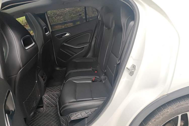 Used Mercedes-Benz GLA 2017 GLA 200 Fashion Model Left Rear Seat