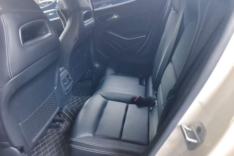 Used Mercedes-Benz GLA 2017 GLA 200 Fashion Model Left Rear Seat