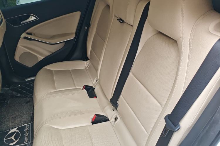 Used Mercedes-Benz GLA 2017 GLA 200 Fashion Model Left Rear Seat