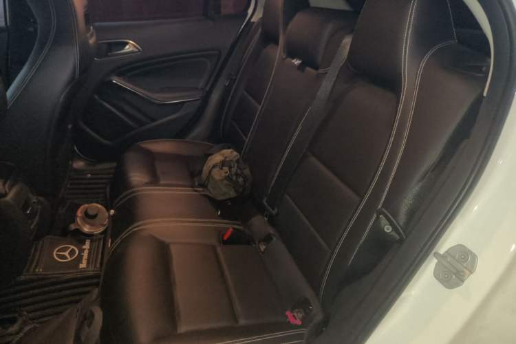 Used Mercedes-Benz GLA 2017 GLA 200 Fashion Model Left Rear Seat