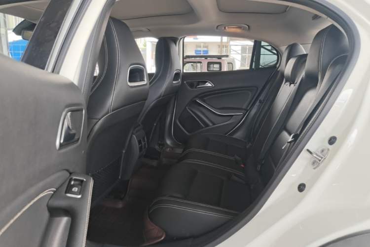 Used Mercedes-Benz GLA 2017 GLA 200 Sport Edition Left Rear Seat