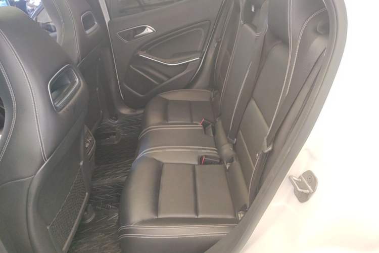 Used Mercedes-Benz GLA 2017 GLA 200 Fashion Model Left Rear Seat