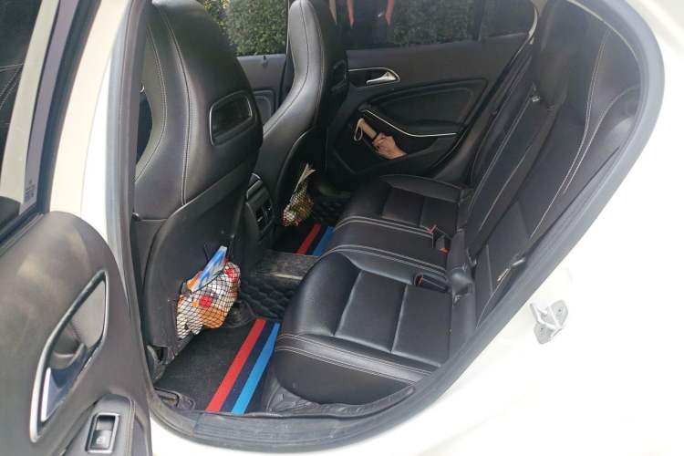 Used Mercedes-Benz GLA 2017 GLA 200 Fashion Model Left Rear Seat