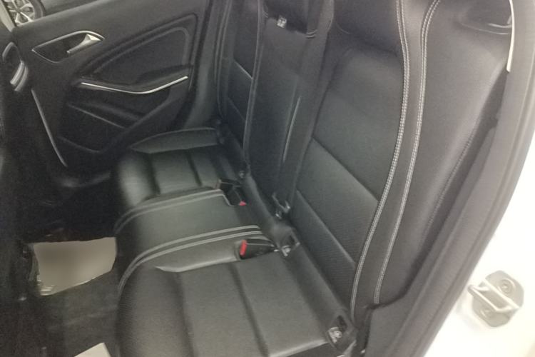 Used Mercedes-Benz GLA 2017 GLA 220 4MATIC Fashion Model Left Rear Seat