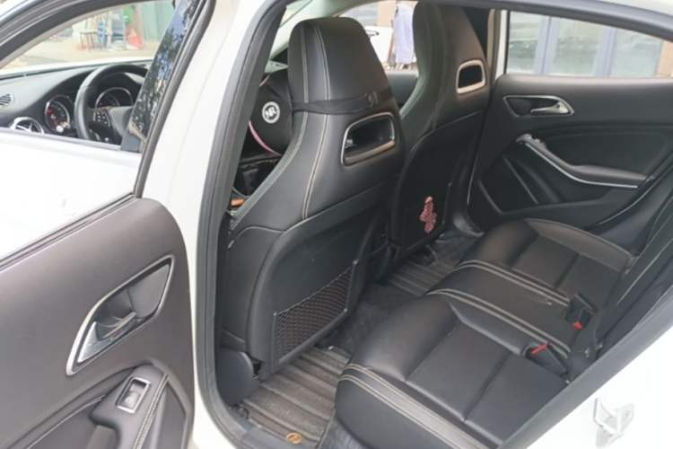 Used Mercedes-Benz GLA 2017 GLA 200 Fashion Model Left Rear Seat