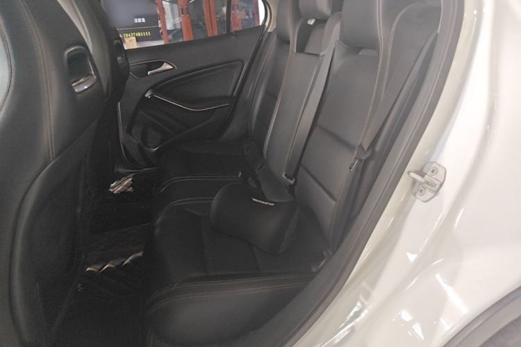 Used Mercedes-Benz GLA 2017 GLA 200 Fashion Model Left Rear Seat