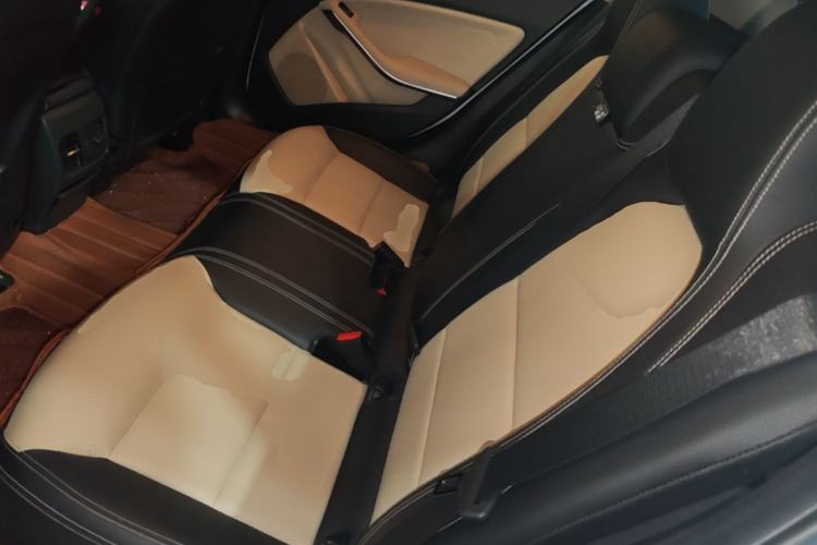 Used Mercedes-Benz GLA 2017 GLA 220 4MATIC Fashion Model Left Rear Seat