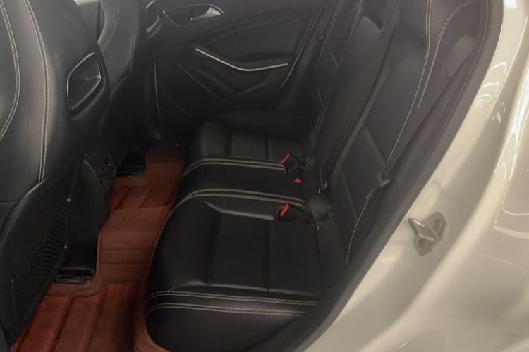 Used Mercedes-Benz GLA 2017 GLA 200 Fashion Model Left Rear Seat