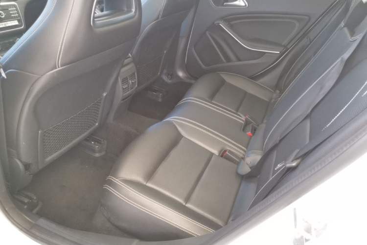 Used Mercedes-Benz GLA 2017 GLA 200 Fashion Model Left Rear Seat