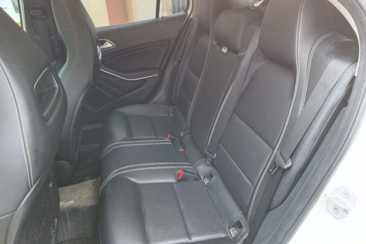 Used Mercedes-Benz GLA 2017 GLA 200 Fashion Model Left Rear Seat