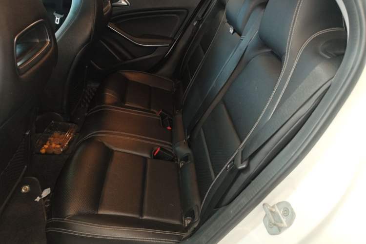 Used Mercedes-Benz GLA 2017 GLA 200 Fashion Model Left Rear Seat