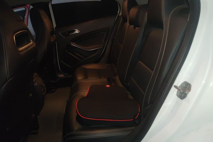 Used Mercedes-Benz GLA 2017 GLA 200 Fashion Model Left Rear Seat
