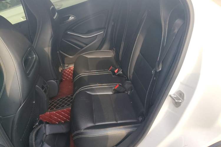 Used Mercedes-Benz GLA 2017 GLA 200 Fashion Model Left Rear Seat