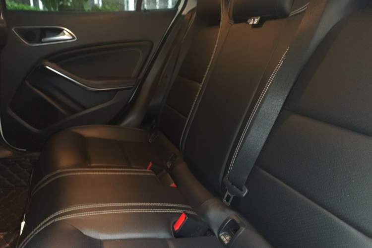 Used Mercedes-Benz GLA 2017 GLA 200 Sport Edition Left Rear Seat