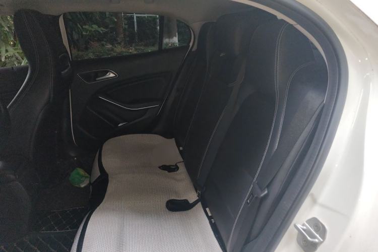 Used Mercedes-Benz GLA 2017 GLA 200 Fashion Model Left Rear Seat