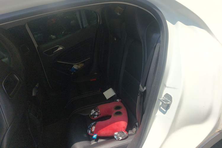 Used Mercedes-Benz GLA 2017 GLA 200 Fashion Model Left Rear Seat