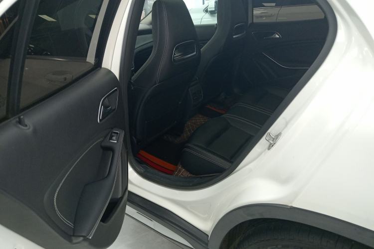 Used Mercedes-Benz GLA 2017 GLA 200 Fashion Model Left Rear Seat