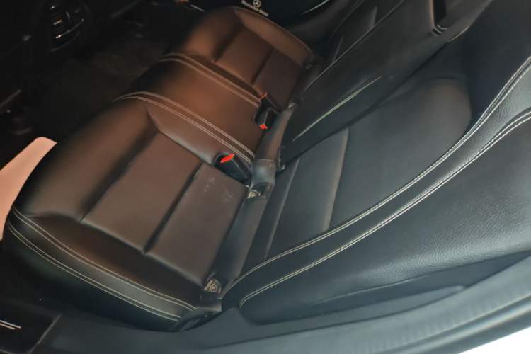 Used Mercedes-Benz GLA 2017 GLA 200 Fashion Model Left Rear Seat