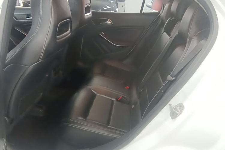 Used Mercedes-Benz GLA 2017 GLA 200 Fashion Model Left Rear Seat