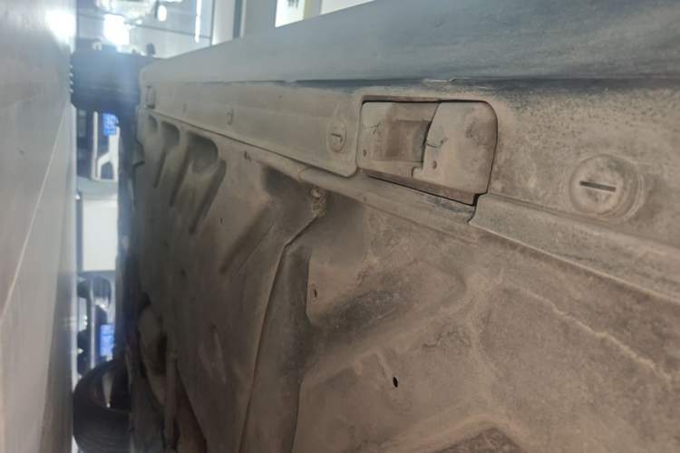 Used Mercedes-Benz GLA 2017 GLA 220 4MATIC Fashion Model Left Side Sill