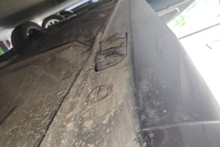 Used Mercedes-Benz GLA 2017 GLA 200 Fashion Model Left Side Sill