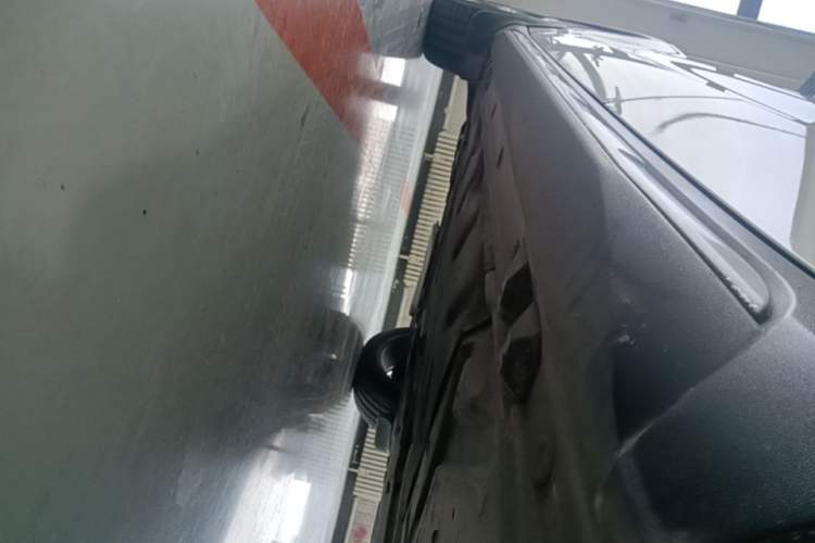 Used Mercedes-Benz GLA 2017 GLA 220 4MATIC Fashion Model Left Side Sill
