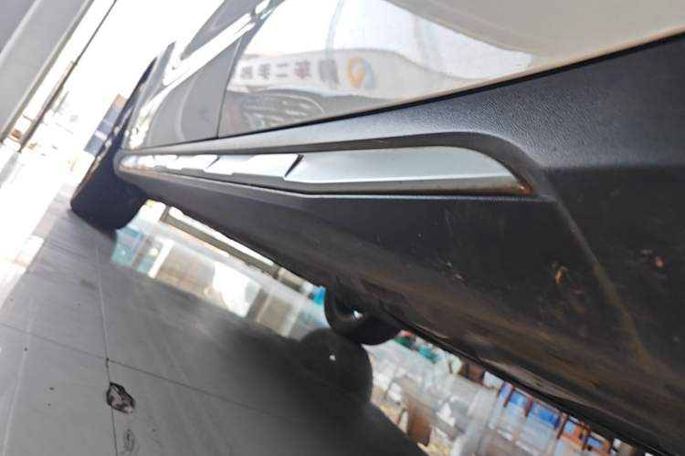 Used Mercedes-Benz GLA 2017 GLA 200 Fashion Model Left Side Sill