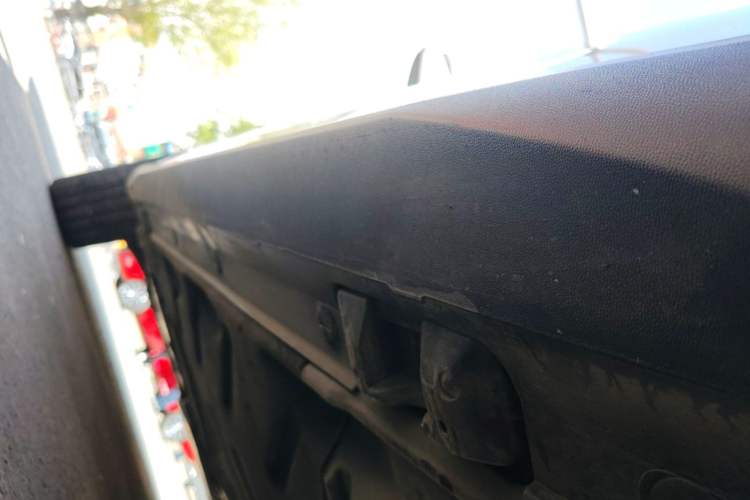 Used Mercedes-Benz GLA 2017 GLA 200 Sport Edition Left Side Sill