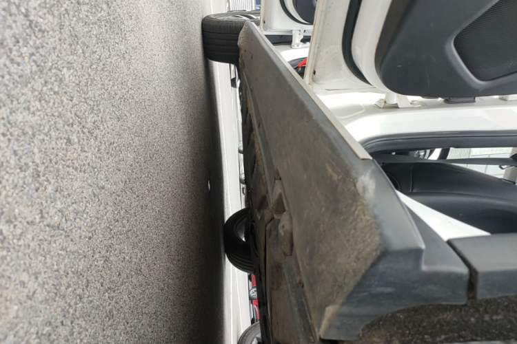 Used Mercedes-Benz GLA 2017 GLA 200 Fashion Model Left Side Sill