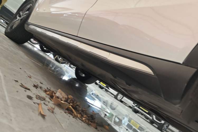 Used Mercedes-Benz GLA 2017 GLA 200 Fashion Model Left Side Sill