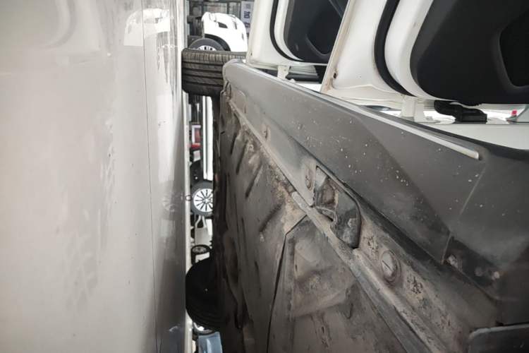 Used Mercedes-Benz GLA 2017 GLA 200 Fashion Model Left Side Sill