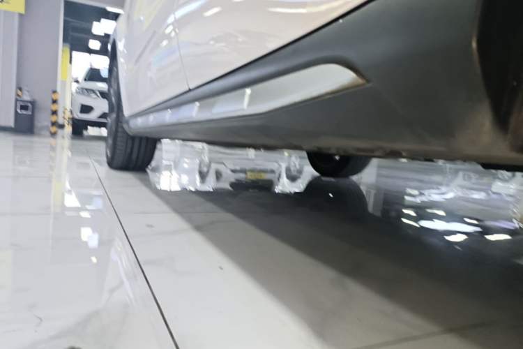 Used Mercedes-Benz GLA 2017 GLA 220 4MATIC Fashion Model Left Side Sill