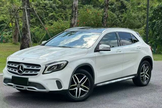 Ojetý Mercedes-Benz GLA 2017 GLA 200 Fashion Model
