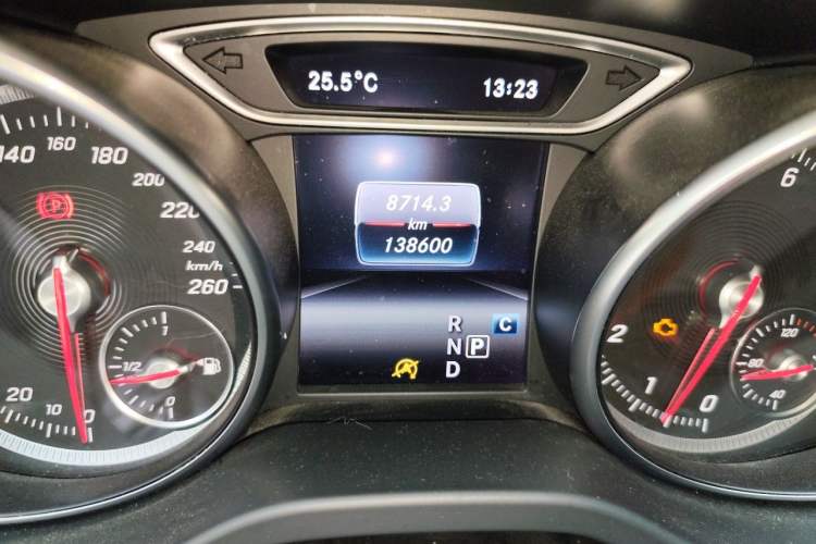Used Mercedes-Benz GLA 2017 GLA 200 Sport Edition Odometer Close Up