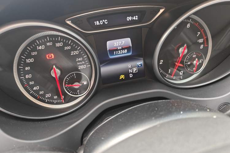 Used Mercedes-Benz GLA 2017 GLA 200 Fashion Model Odometer Close Up