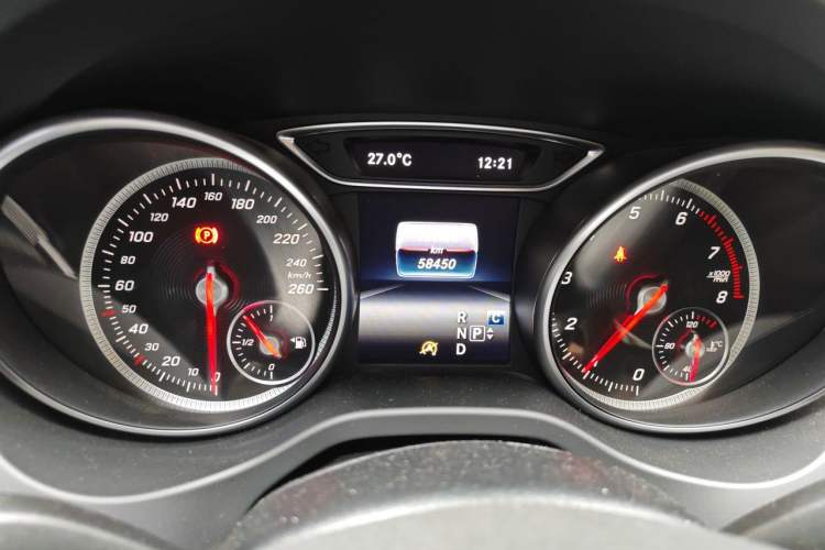 Used Mercedes-Benz GLA 2017 GLA 200 Fashion Model Odometer Close Up