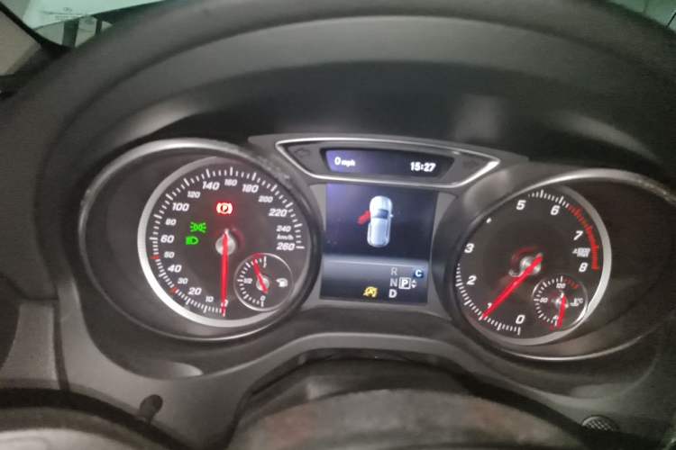 Used Mercedes-Benz GLA 2017 GLA 200 Sport Edition Odometer Close Up